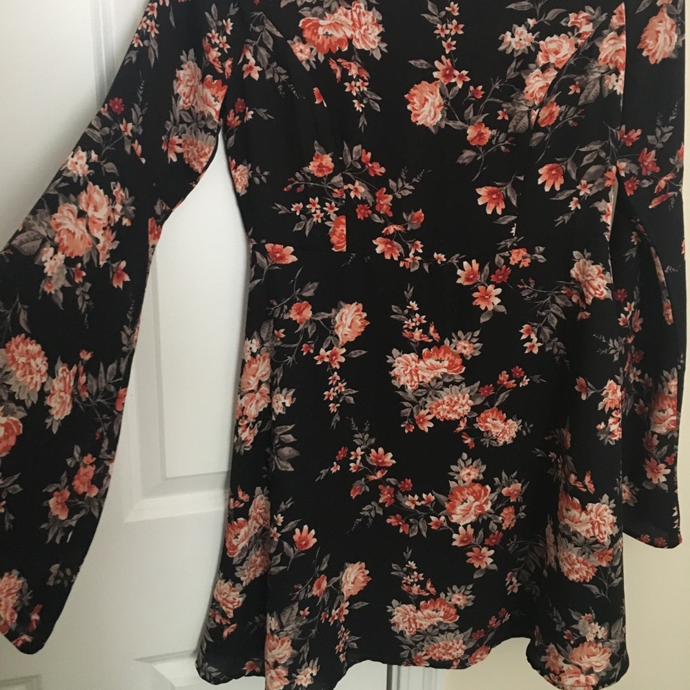 Forever 21 Bell Sleeved Dress